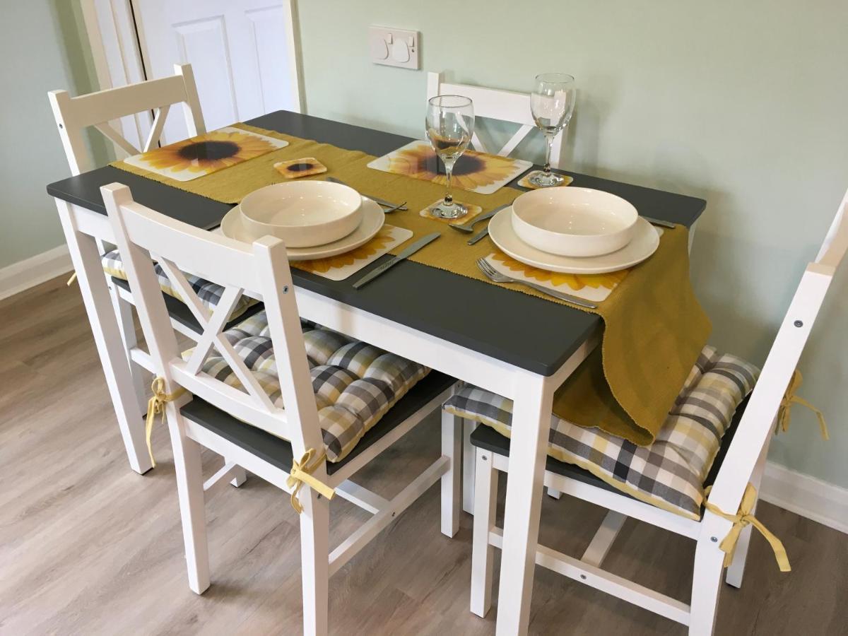 Entire Guest House, In Pewsey Vale, Wiltshire Manningford Abbots Luaran gambar